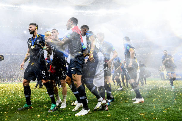 更是对未来 更是对未来